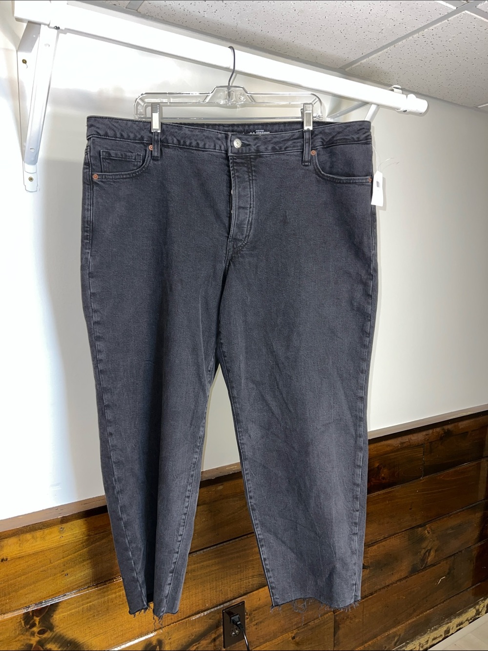 NWT Old Navy High Rise OG Straight Black Jeans with Buttonfly- 20